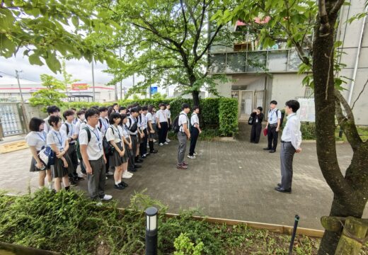 中国の信男教育学園が修学旅行で本校を訪れました