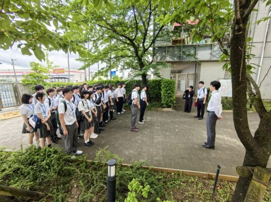 中国の信男教育学園が修学旅行で本校を訪れました