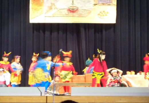 Yay! Yay! It`s Hinode Festival`s first day!