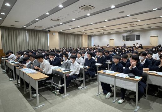 進路講演会を実施しました（高2）