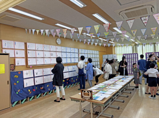 〔小学校〕高学年 日出祭学芸会・作品展