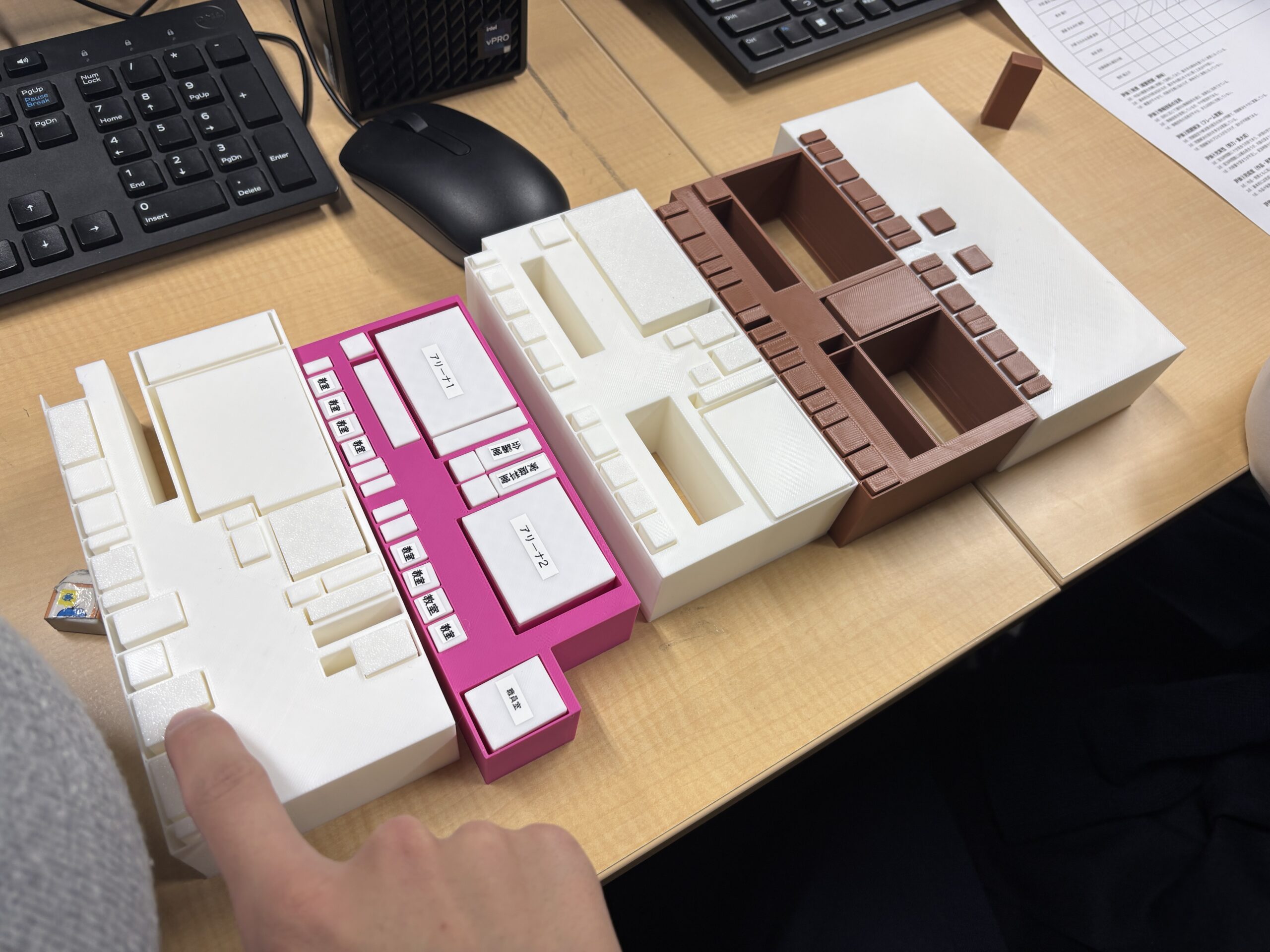 来校者が楽しめる日出学園パズルの作成