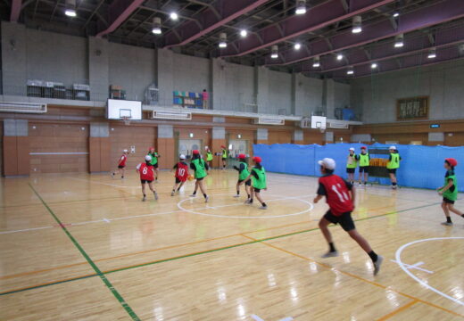 ゴールを決める喜びを!(5年生 体育)