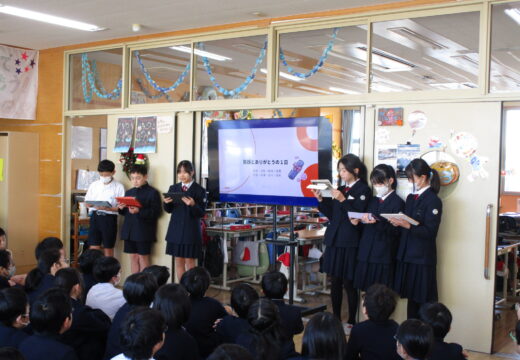 学年集会を覗いてみると…（６年生　国語）