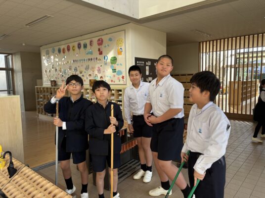 学校を支える活動！（５・６年　委員会活動）