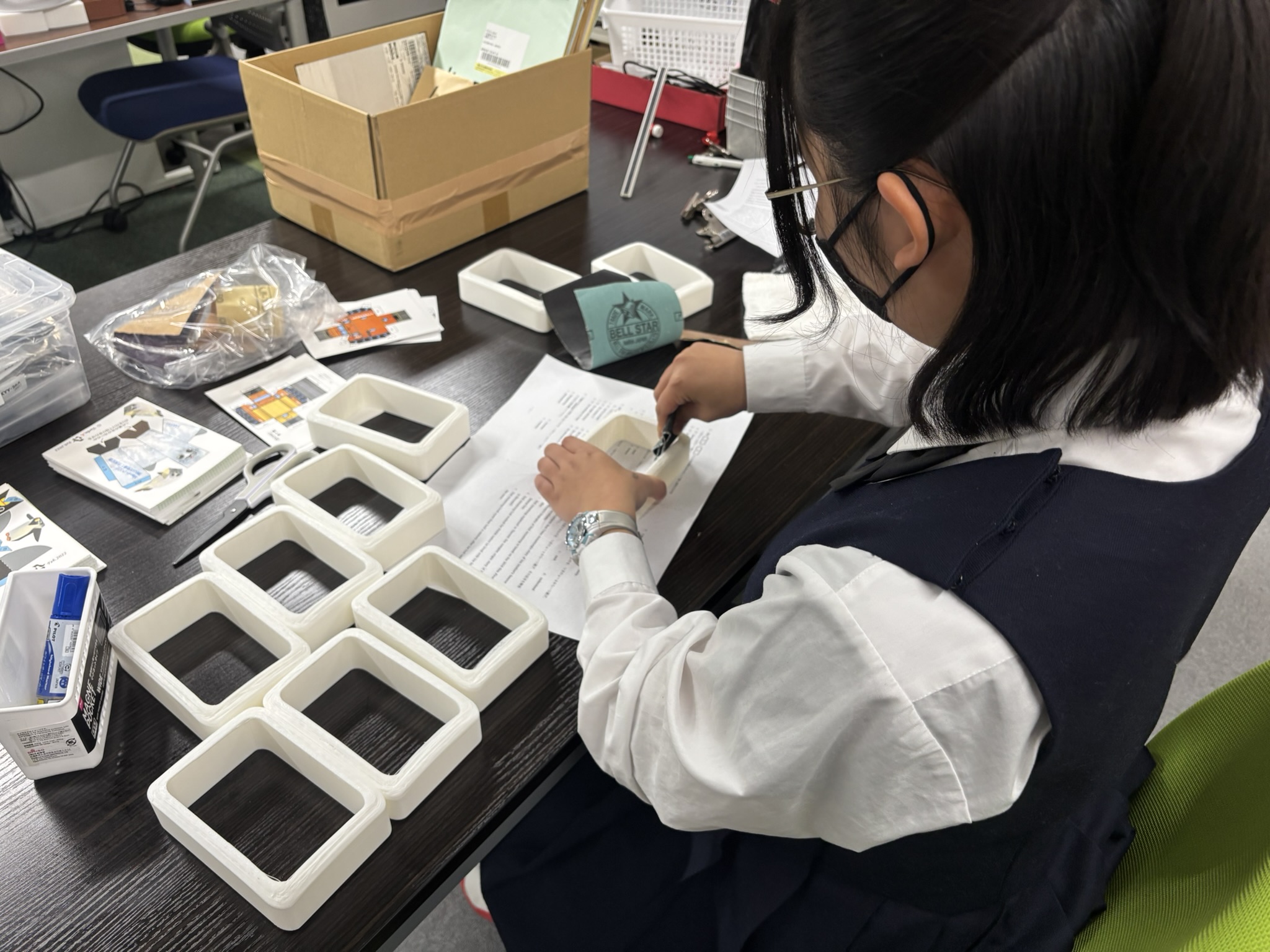 ヤスリがけして角を落とします