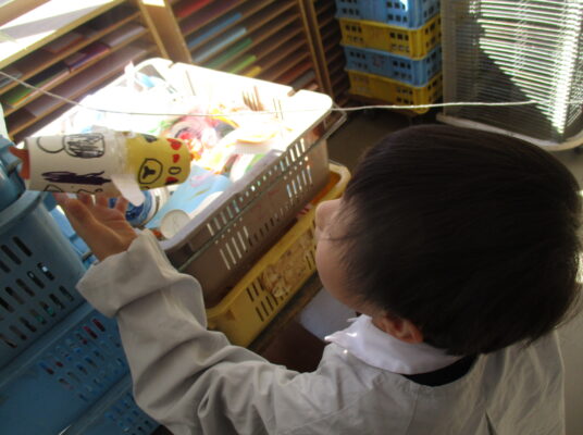 すべって遊ぼう！スルスルビューン（１年　図工）