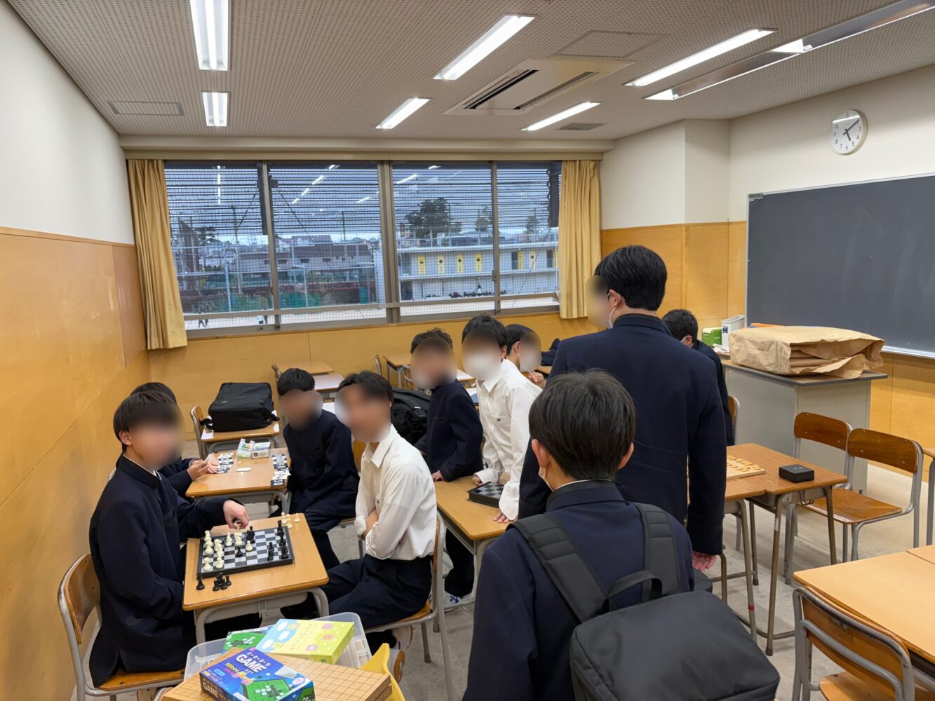 囲碁将棋部での部活動体験の様子