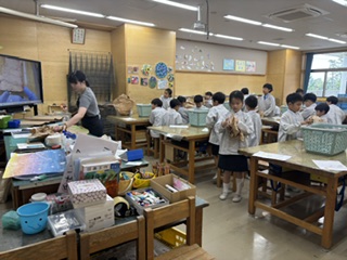 くしゃくしゃぎゅ！（２年生 図工）