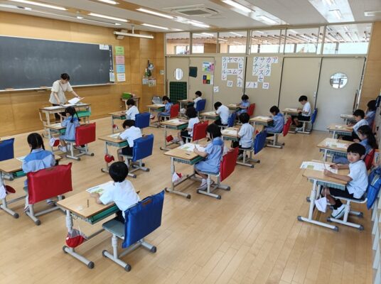 １学期のまとめに取り組んでいます