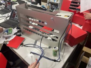 自動分別ゴミ箱の製作(情報Ⅱ)ソフトウェアだけでなく、ハードウェアについても学びます。